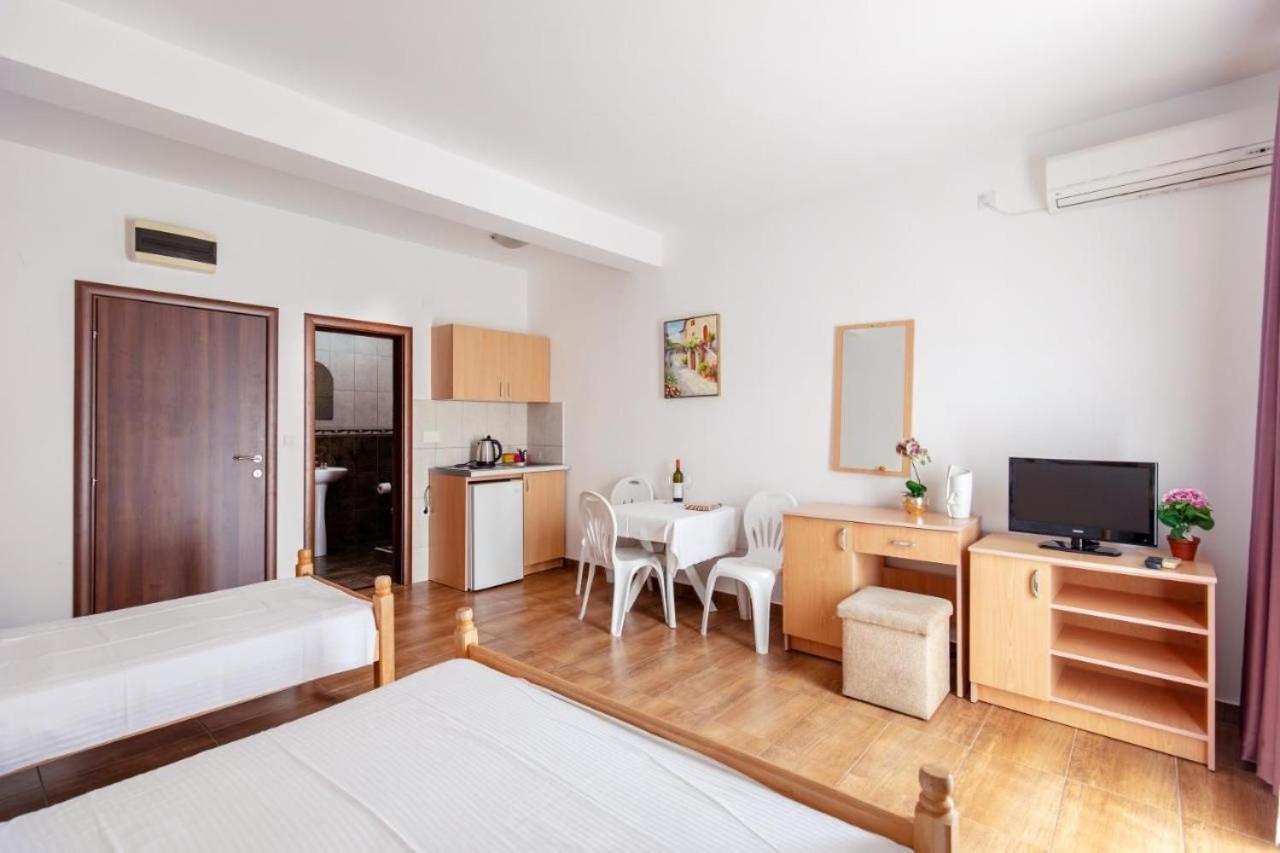 Apartmani Franeta บุดวา ภายนอก รูปภาพ