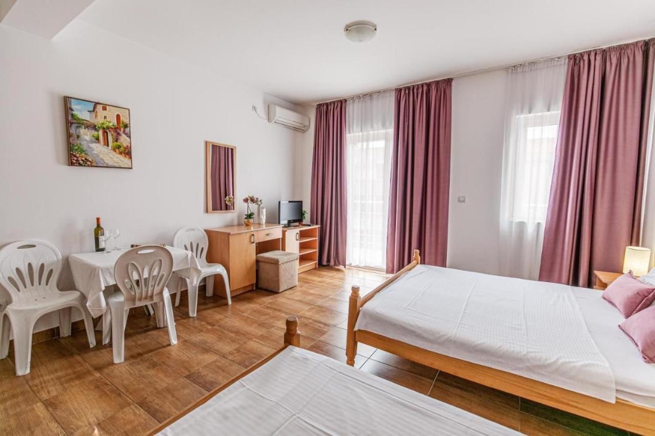 Apartmani Franeta บุดวา ภายนอก รูปภาพ